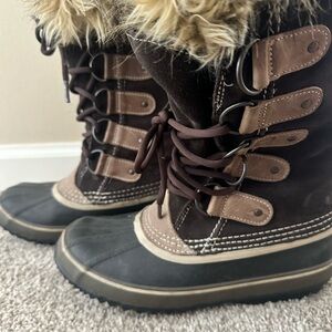 SOREL
Joan Of Arctic Waterproof Boot - Women's